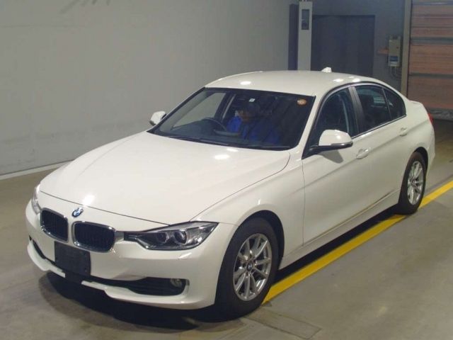 18154 BMW 3 SERIES 3B20 2014 г. (TAA Yokohama)